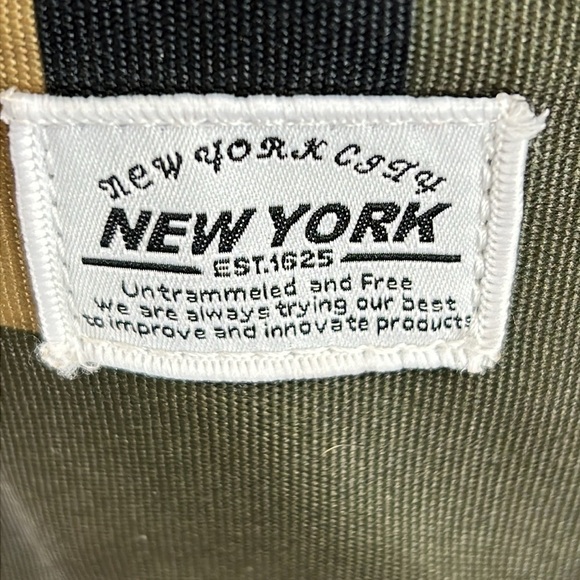 Kaukko Backpack Top Loading Drawstring & Flap Straps Snaps Well-Padded Like New - Picture 13 of 13